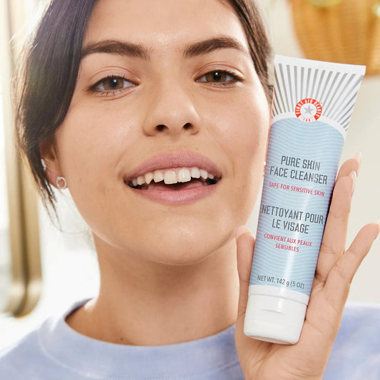 First Aid Beauty Pure Skin Face Cleanser 150ml - Zin Beauty Shop - Zine Beauty Shop