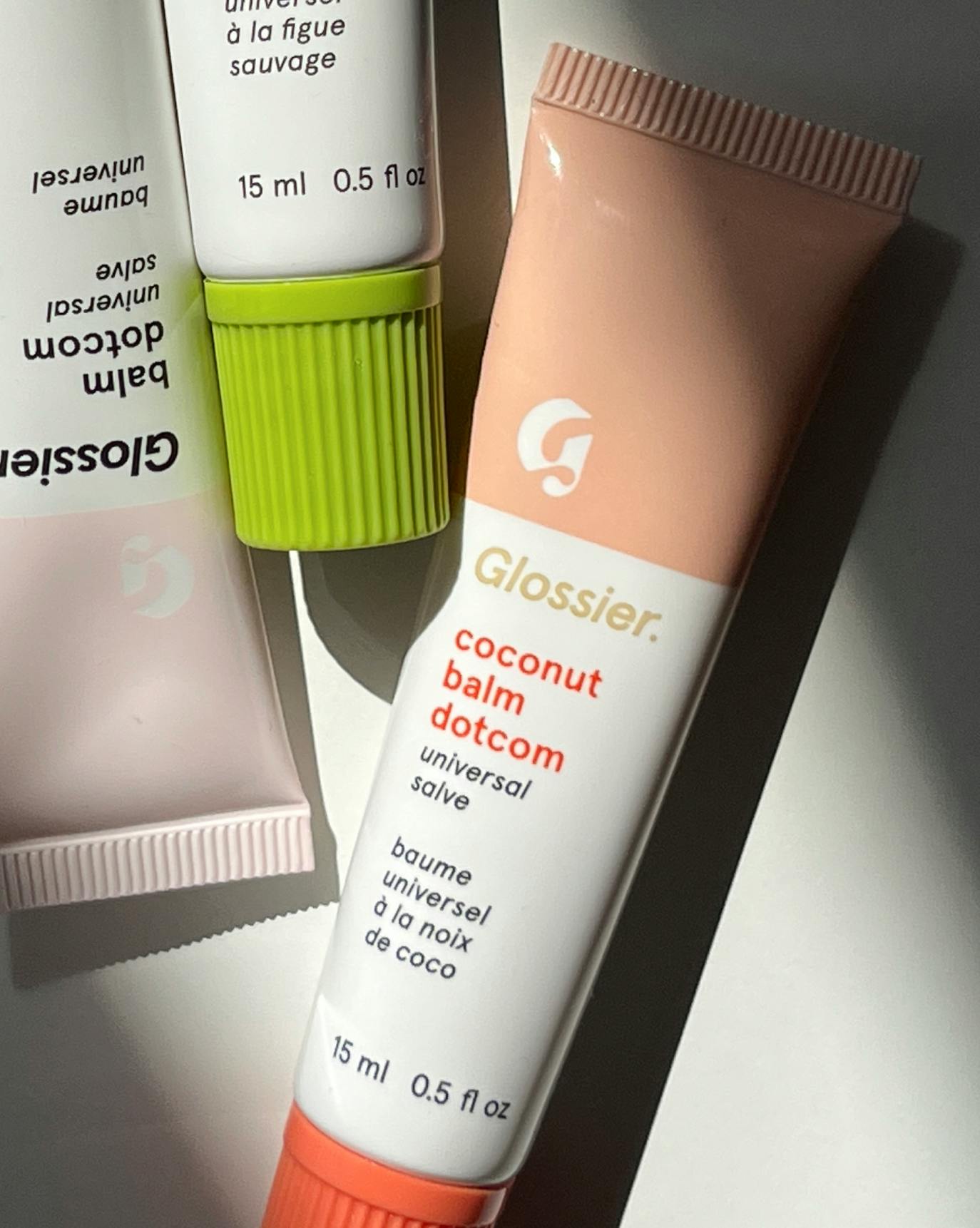 Glossier Lip Balm Dotcom 15ml - Zin Beauty Shop - Zine Beauty Shop
