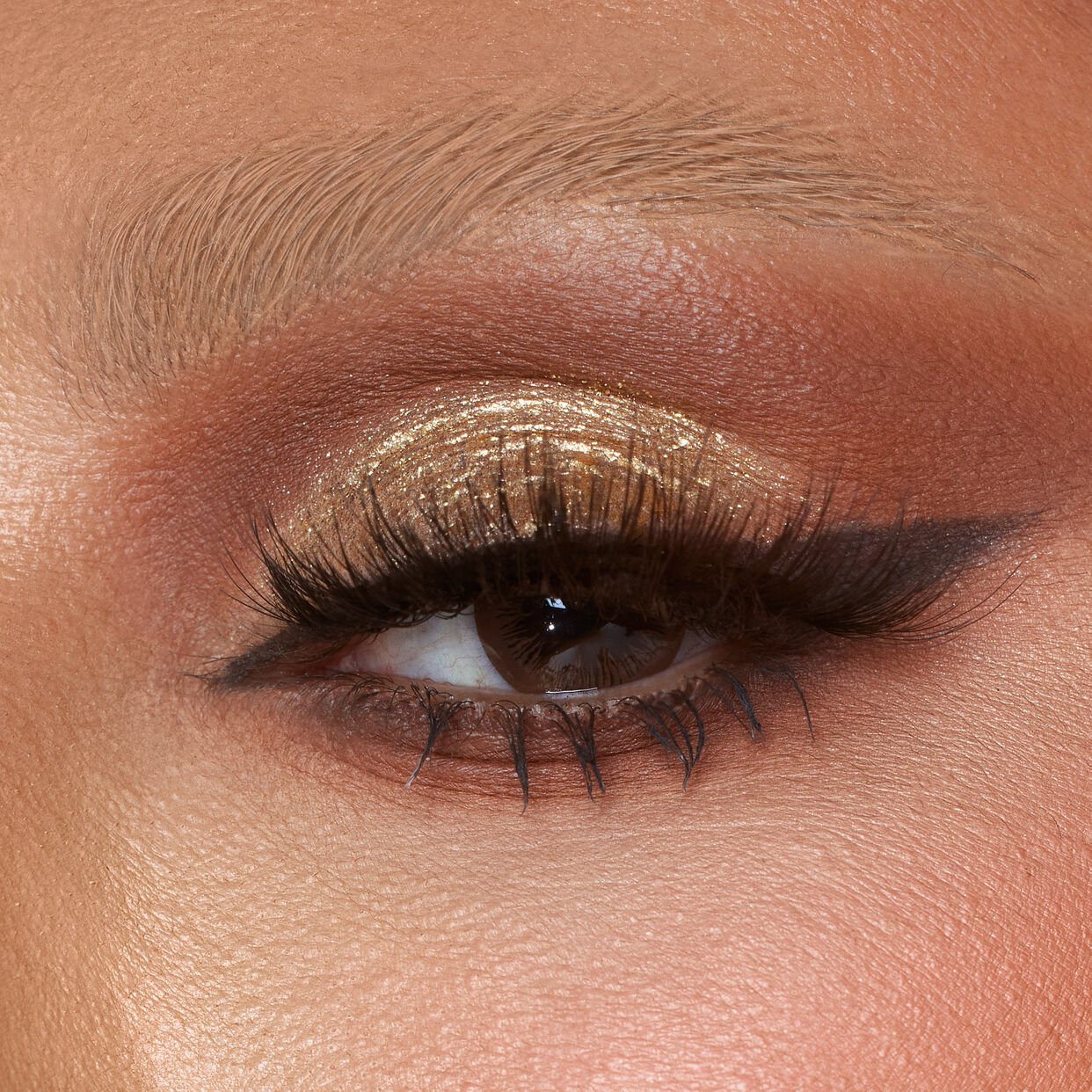Huda Beauty Empowered Eyeshadow Palette - Zin Beauty Shop - Zine Beauty Shop