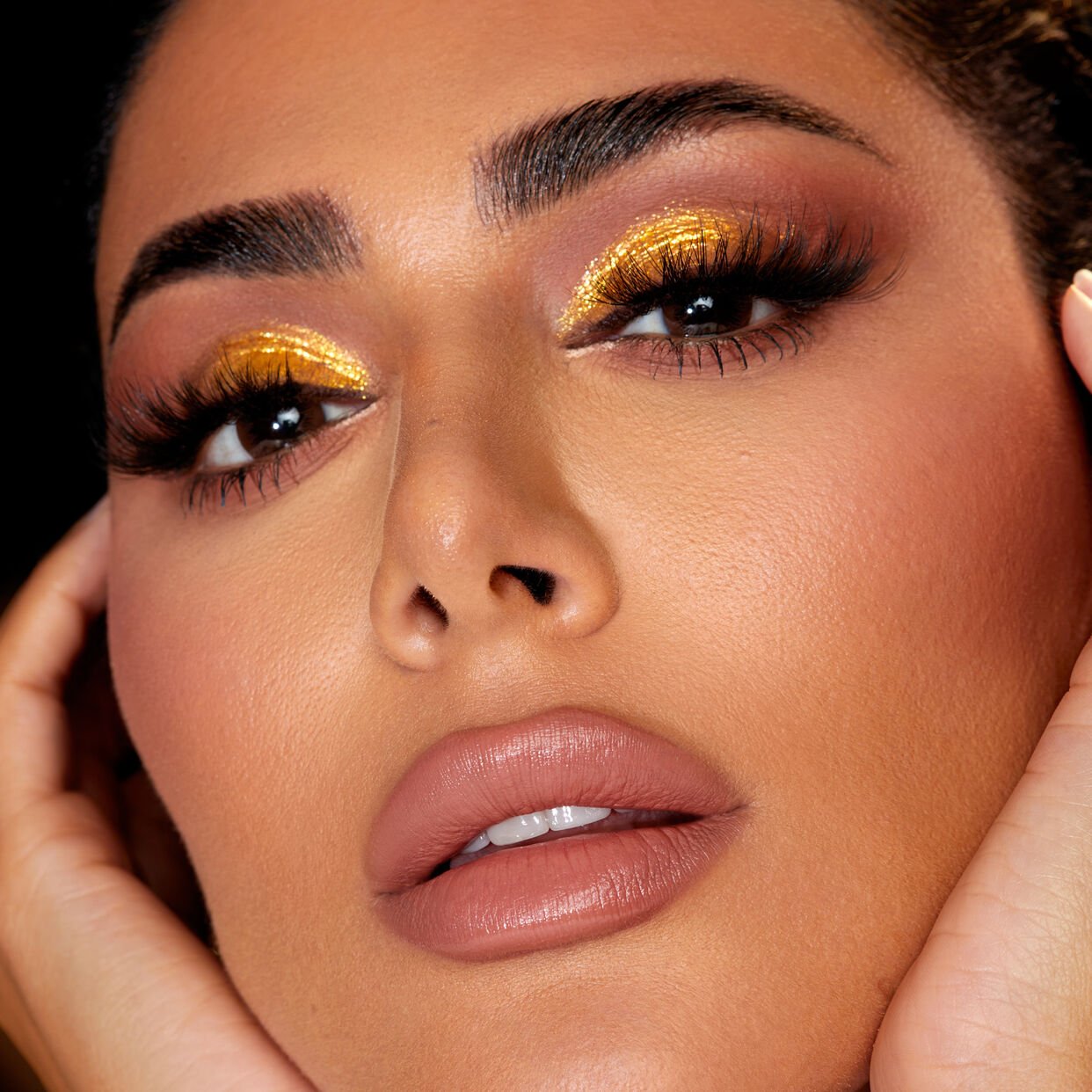 Huda Beauty Empowered Eyeshadow Palette - Zin Beauty Shop - Zine Beauty Shop