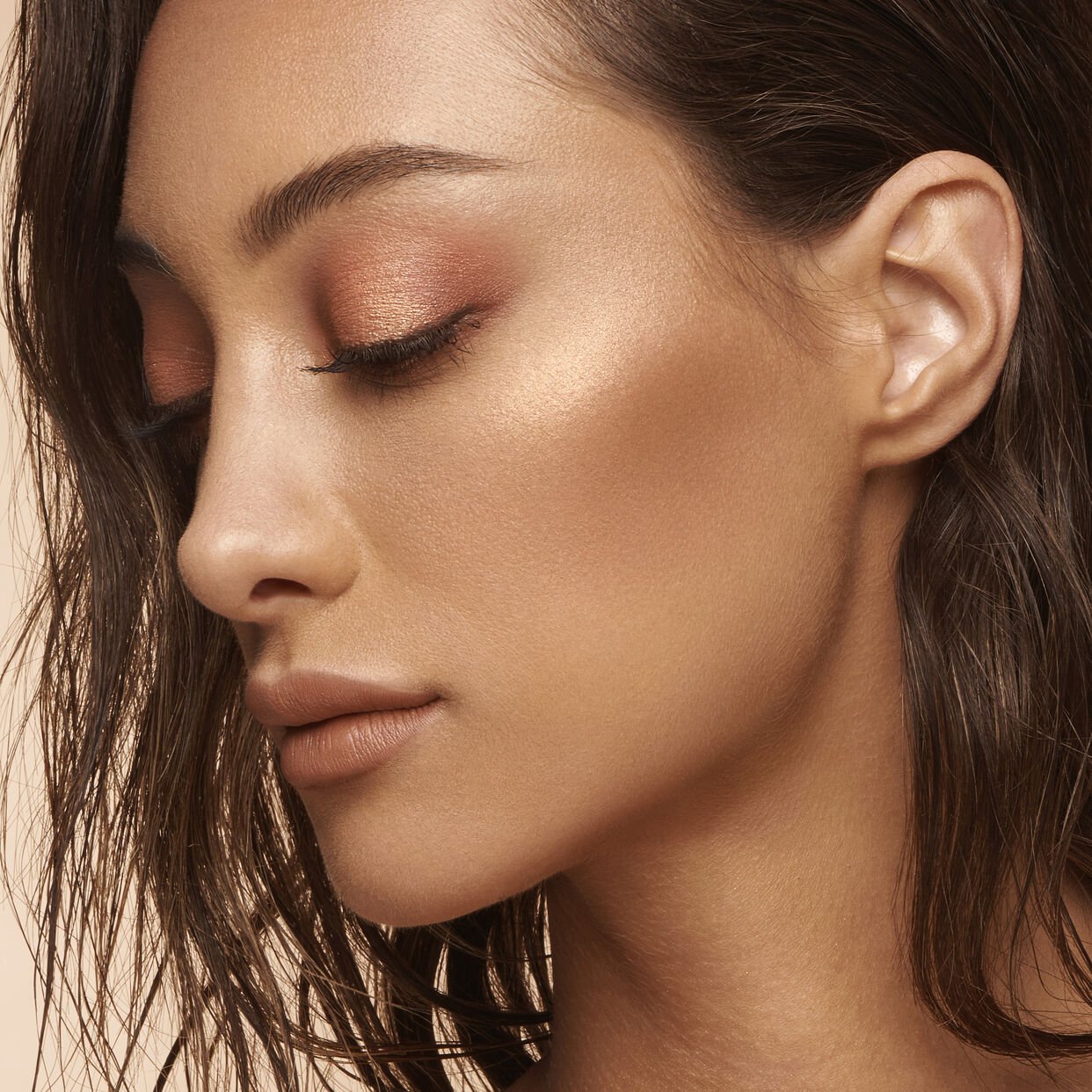 Huda Beauty NUDE Obsessions Eyeshadow Palette - Zin Beauty Shop - Zine Beauty Shop