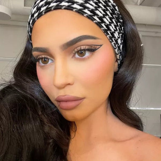 Kylie Cosmetics Matte Lip Kit - Zin Beauty Shop - Zine Beauty Shop