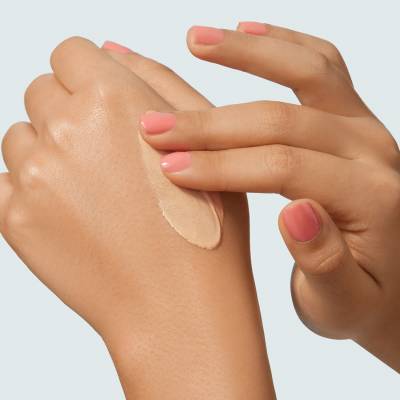 Supergoop Glowscreen Sunscreen Sunrise SPF 30 PA+++ with Hyaluronic Acid + Niacinamide - Zin Beauty Shop - Zine Beauty Shop